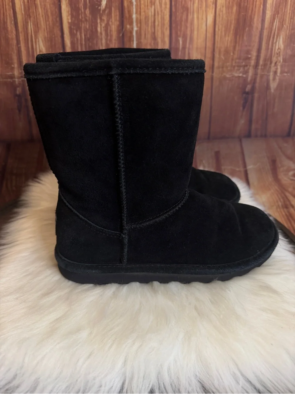 BearPaw suede shows pictures